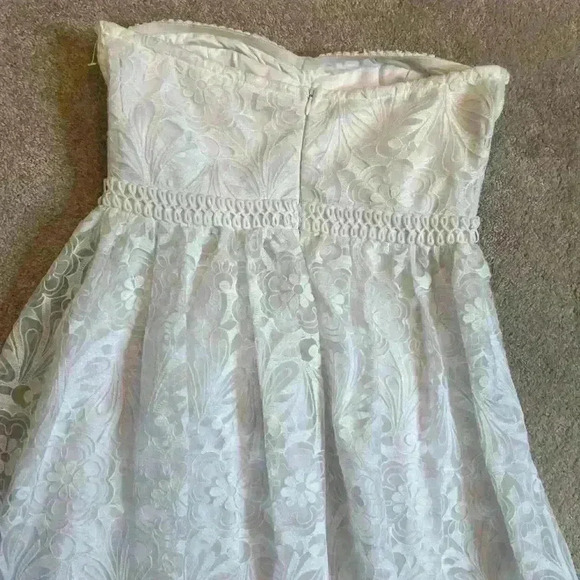 Francesca’s Sz M White Lace Midi Dress Embellished Ruffled Sweetheart A-Line - Picture 4 of 5